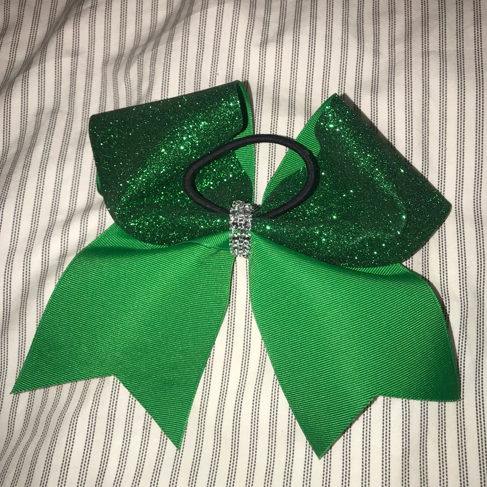 Cheer bow - Picture 2 of 2